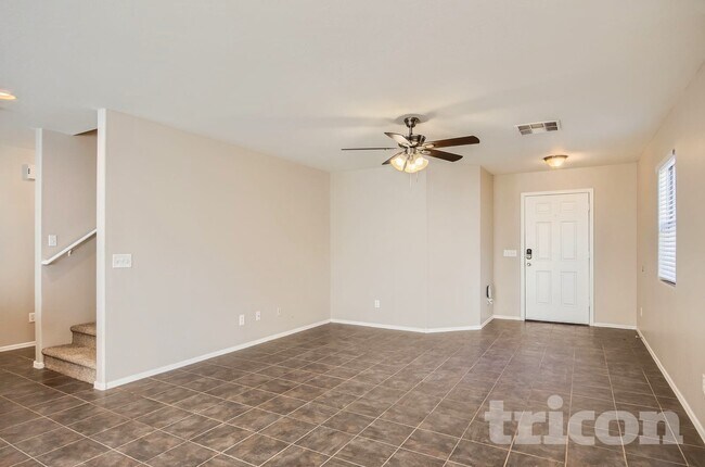 Building Photo - 13301 E Primrose Ln
