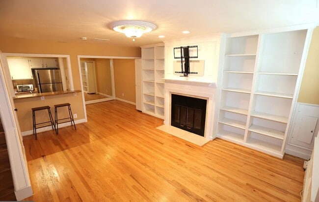 Building Photo - Updated North Bethesda Townhome — 3 Bedroo...