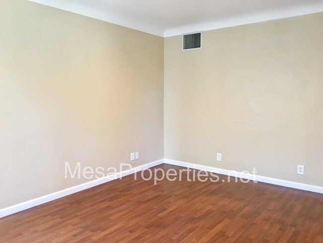 Building Photo - Very Nice 2 Bedroom/1 Bath Home in Pomona!