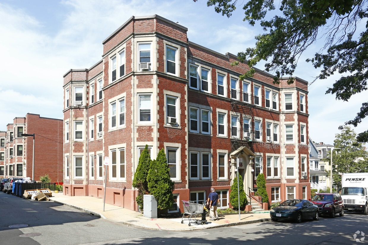 Primary Photo - Wardman Apartments