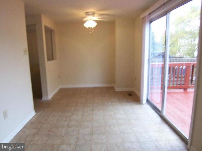 Foto del edificio - 336 Logan Ct