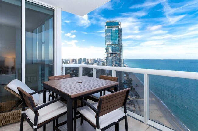 Foto del edificio - 18201 Collins Ave