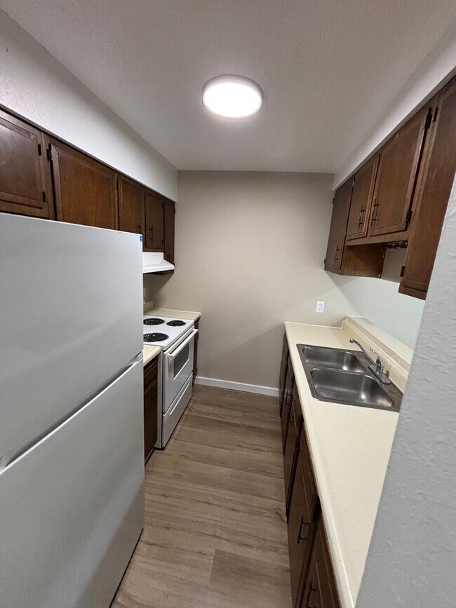 Building Photo - Fairview Apartments