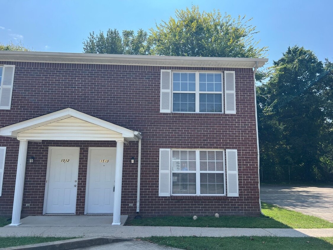 Photo - 1510 Center Pointe Dr