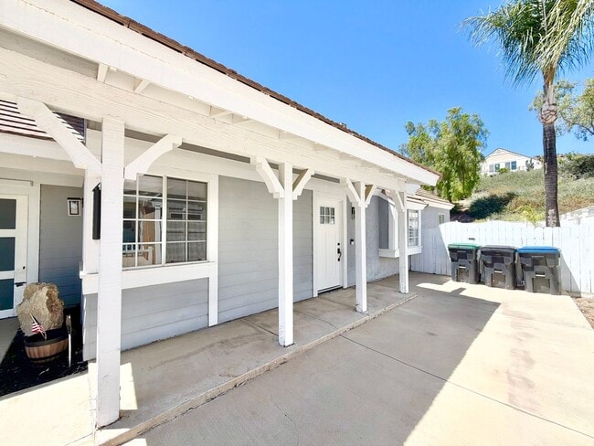 Building Photo - Move-In Ready 3 Bedroom 2 Bathroom Home with Extra Parking & Landscaping Included