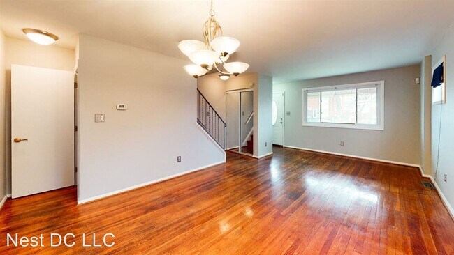 Foto del edificio - 3 br, 2 bath House - 5208 Banks Place NE