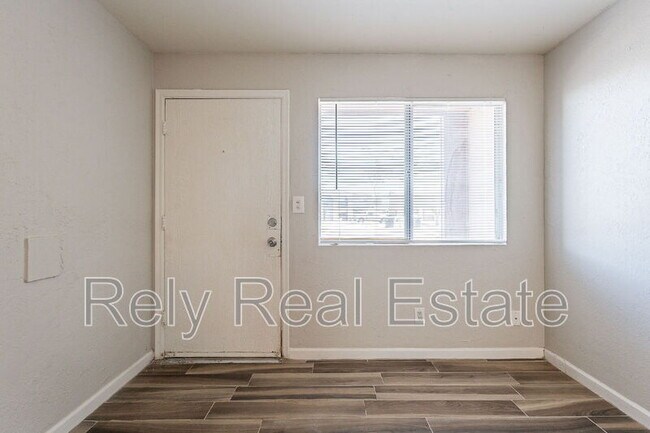 Foto del edificio - 7144 N 66th Dr