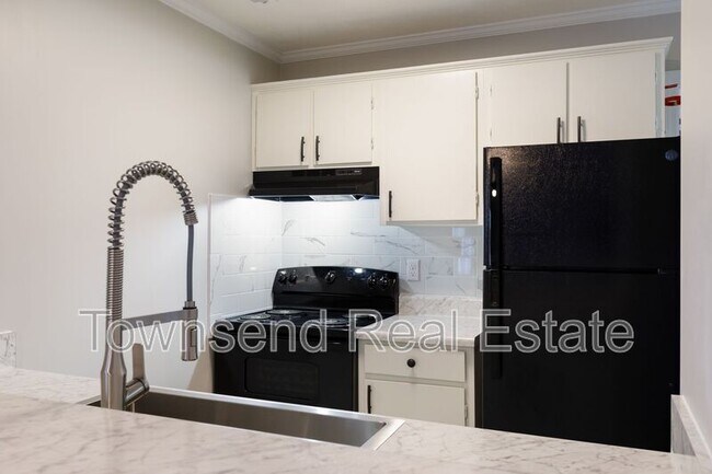 Building Photo - 5845-F Century Oaks Drive