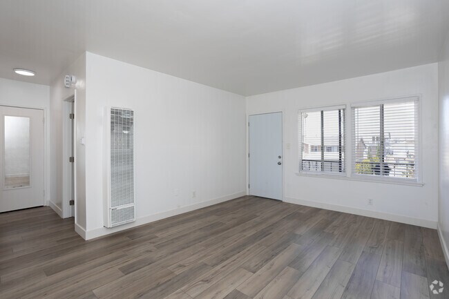 1 dormitorio, 1 baño - 600 pies cuadrados - Sala de estar - 1732-1744 Orizaba Avenue