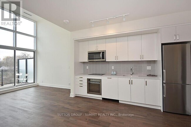 Photo du bâtiment - 1575 Lakeshore Rd W