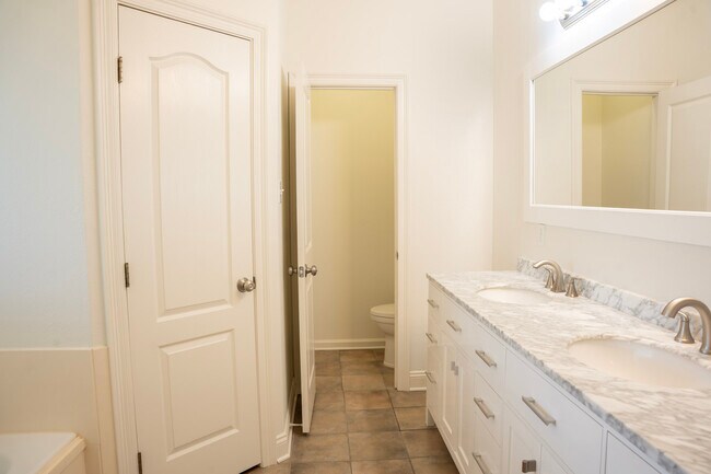 Foto del edificio - 32769 Faulkner Dr