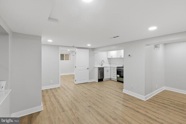 Foto del edificio - 2388 Champlain St NW