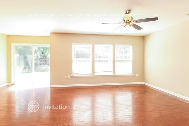Foto del edificio - 2740 Markham Woods Ct