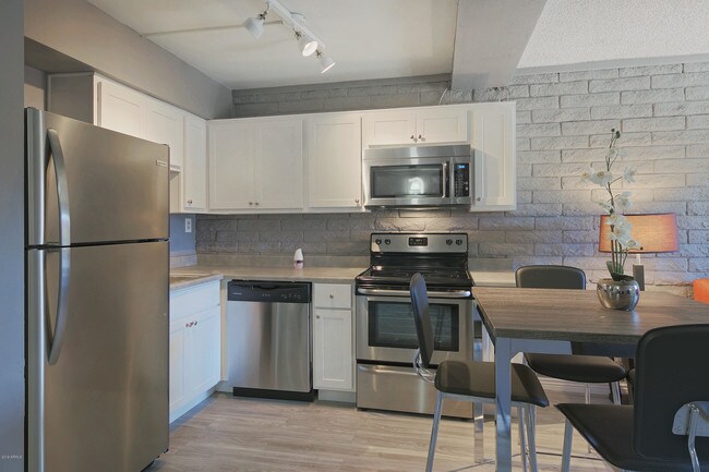 Foto del edificio - 1014 S Farmer Ave