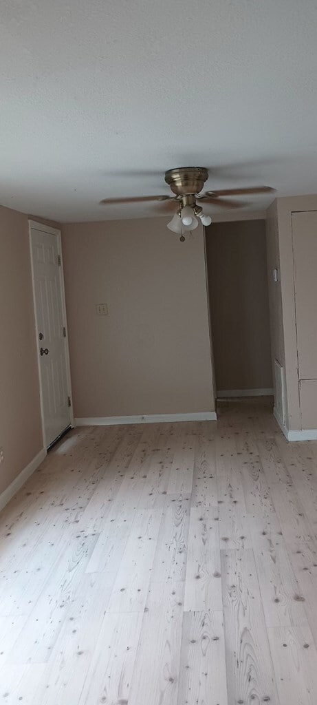 Foto del edificio - 122 E Taylor St