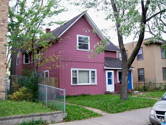 Building Photo - 3043 Grand Ave S