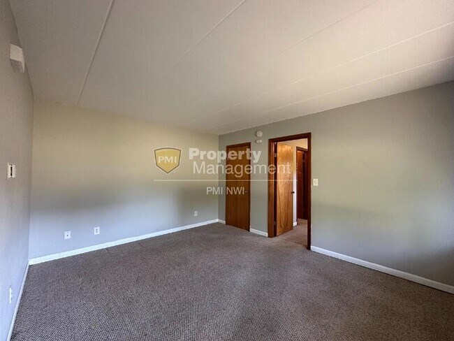 Foto del edificio - 660 N Hobart Rd