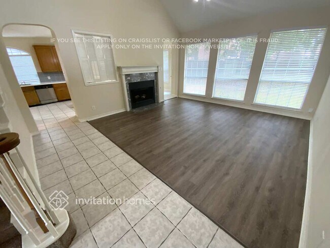 Foto del edificio - 6120 Pinwood Cir