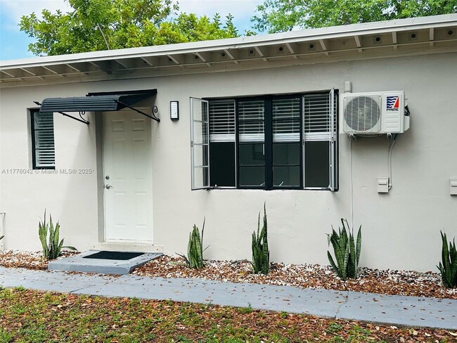Foto del edificio - 417 SE 14th Ct