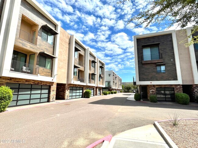 Foto del edificio - 3233 N 70th St