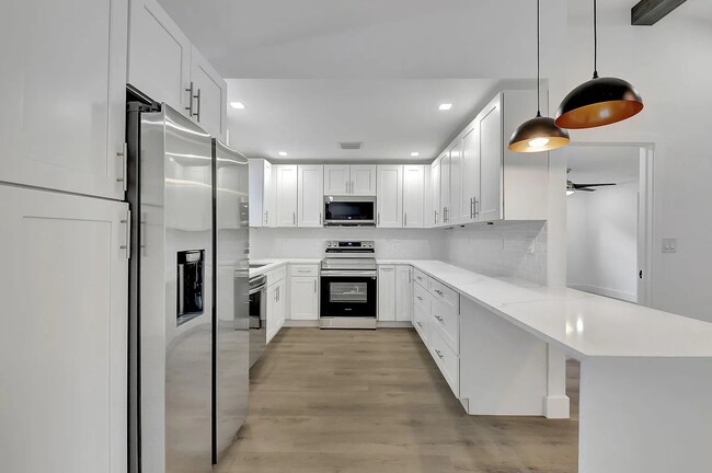 Building Photo - 5456 Sunrise Blvd