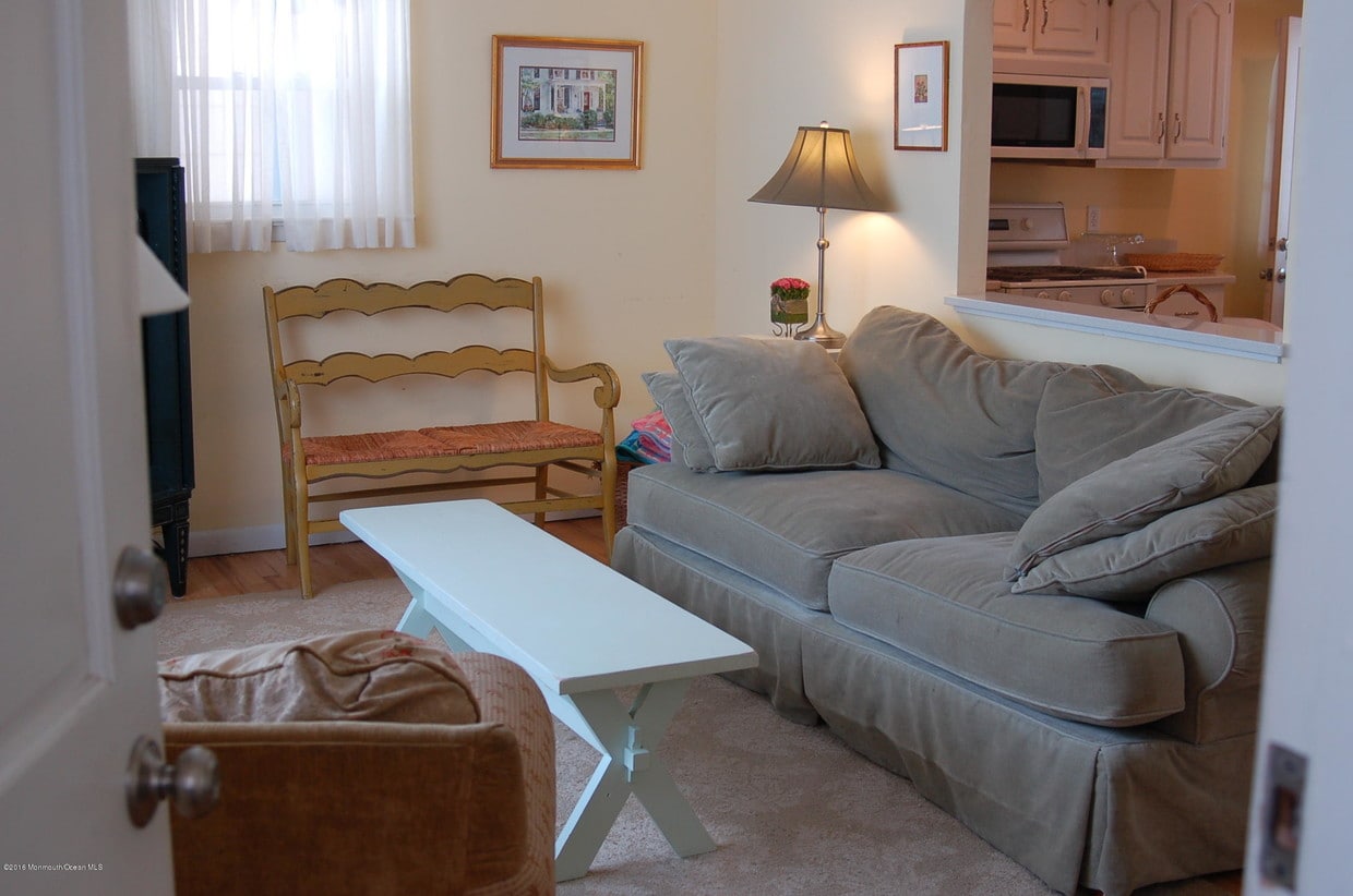 29 Olin St Unit 1, Ocean Grove, NJ 07756 Room for Rent in Ocean Grove