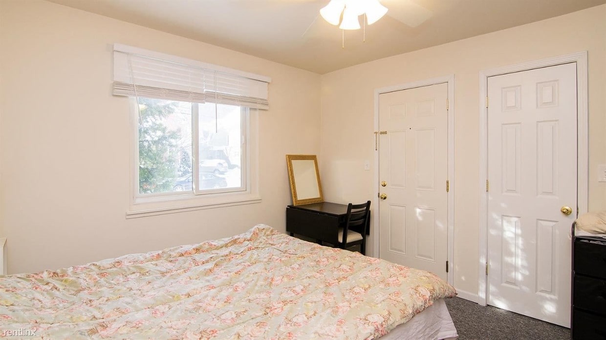 Primary Photo - Studio, 1 bath House - 811 E Ann St 811 E....