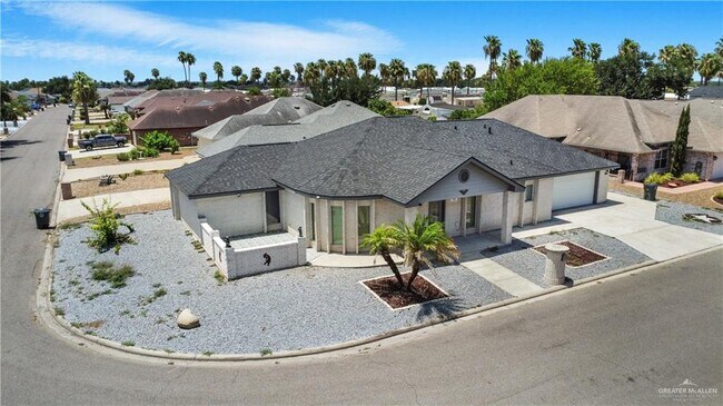 Building Photo - 715 Lake View Dr