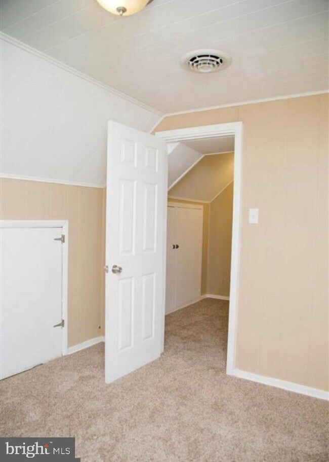 Building Photo - 6103 Nassau Rd