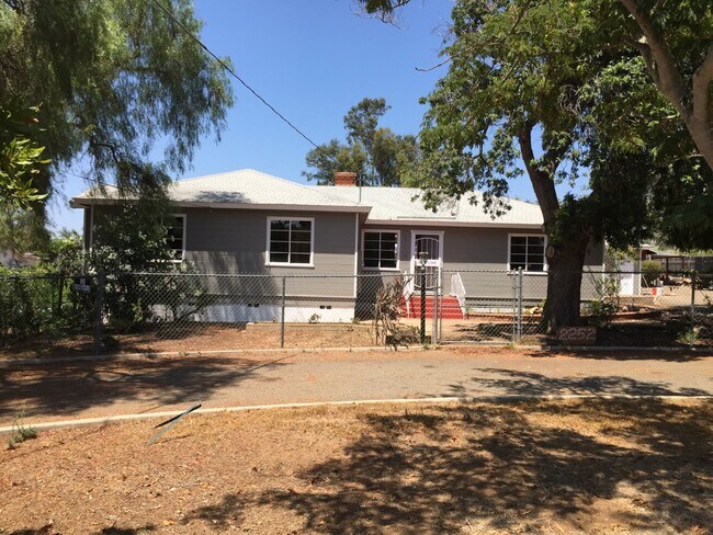 Building Photo - 2252 Catalina Ave