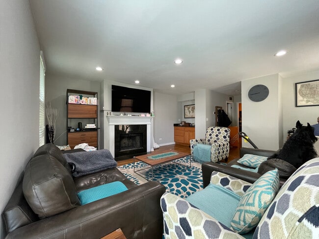 Foto del edificio - 937 W Wrightwood Ave
