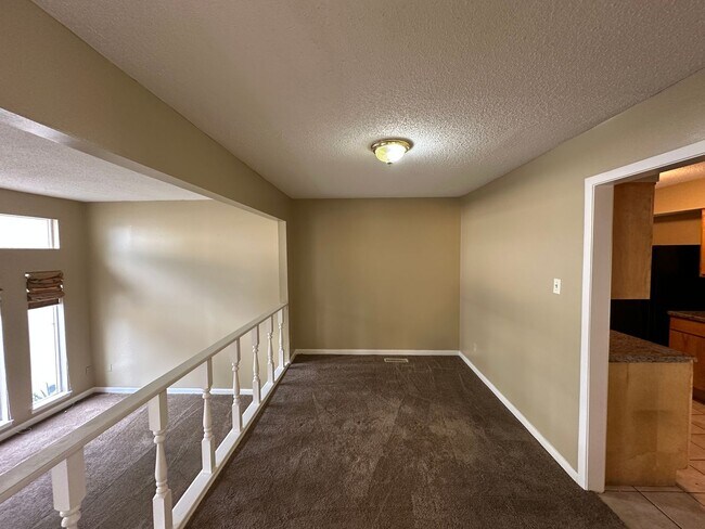 Building Photo - 2BR/2.5ba townhome! Pets allowed, addition...