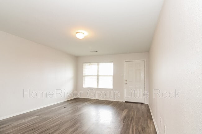 Building Photo - 3721 Churchill Dr