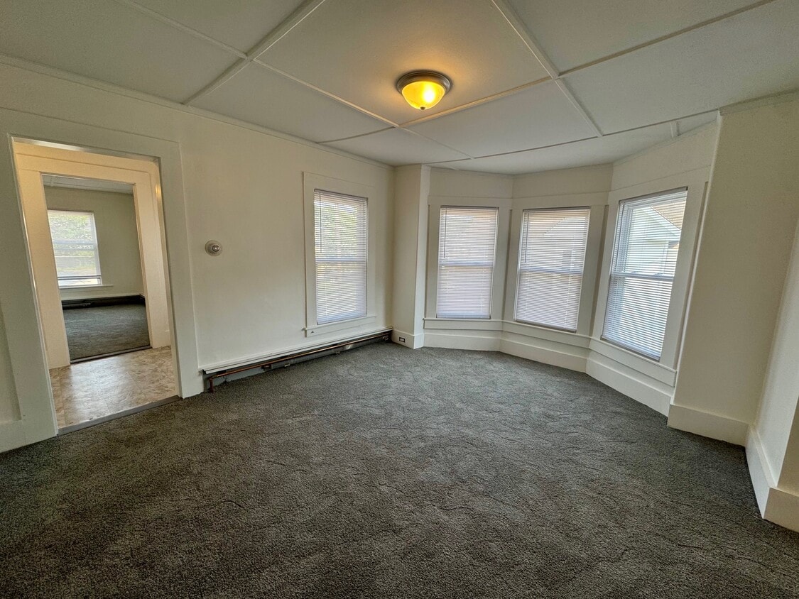 Primary Photo - 115 Rumford St