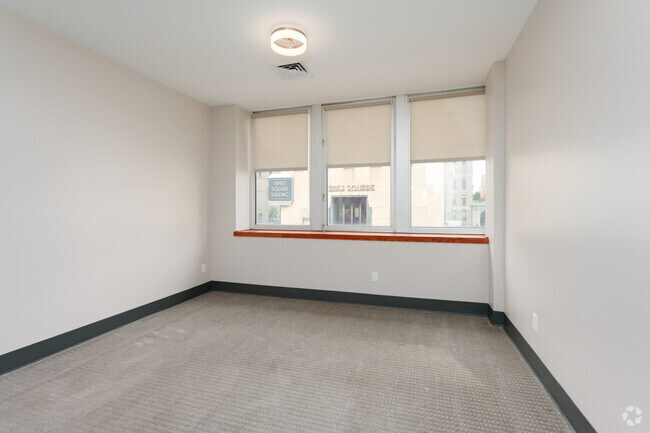 2 habitaciones, 1 baño - 1001 pies cuadrados - Sala de estar/comedor - 44 Exchange Blvd
