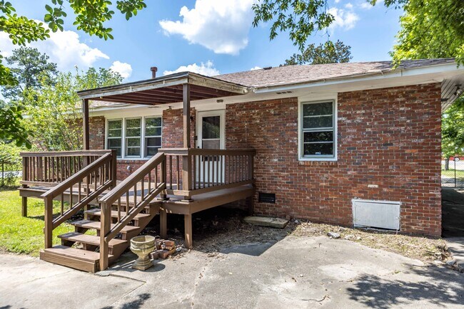 Building Photo - 3824 Forrest Rd