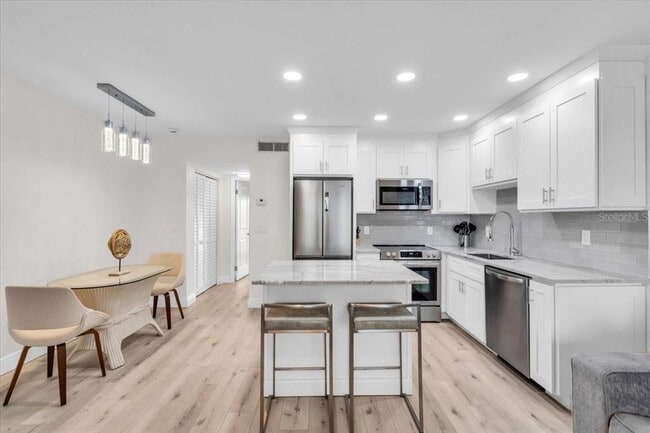 Foto del edificio - 9755 Harrell Ave