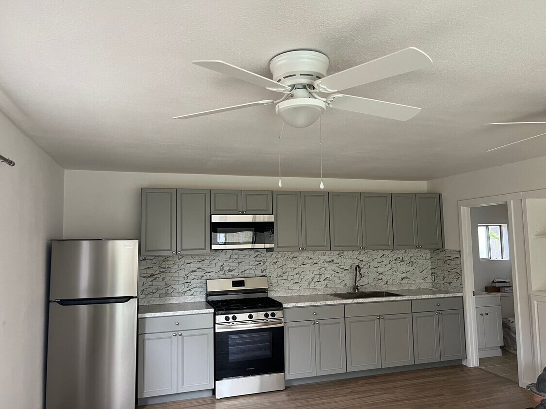 Foto principal - Totally remodeled guesthouse - available a...