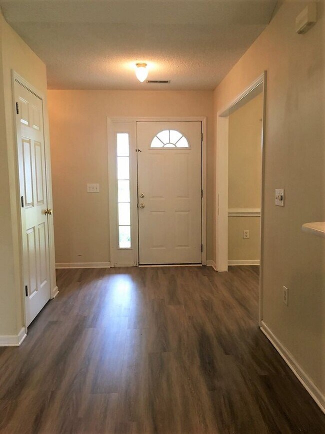 Building Photo - HIGHGROVE ESTATES
