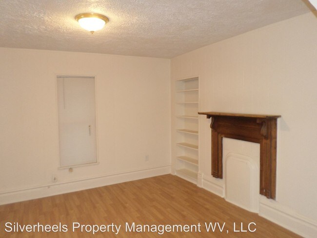 Building Photo - 603 33rd St
