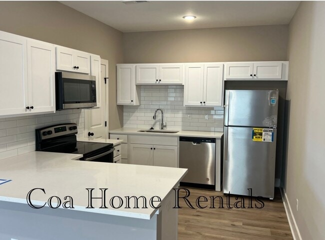 Building Photo - Great West Side Town Home