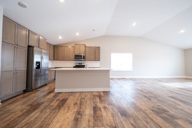 Building Photo - 5109 Mustang Dr