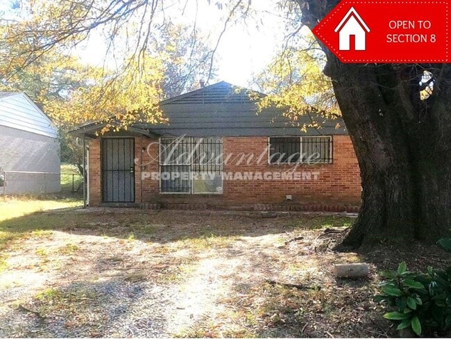 Building Photo - Freshly Painted 5-bedroom 1-bath -Westhave...