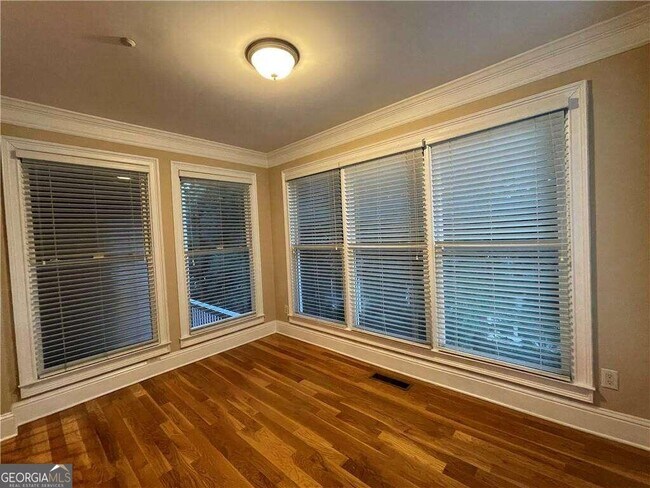 Foto del edificio - 1044 Emory Parc Pl