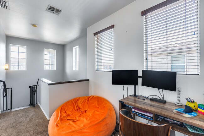 Foto del edificio - 11956 W Fillmore St