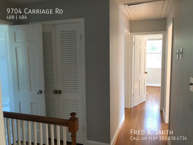 Foto del edificio - 9704 Carriage Rd