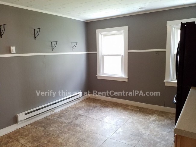 Building Photo - 44 S Hull St