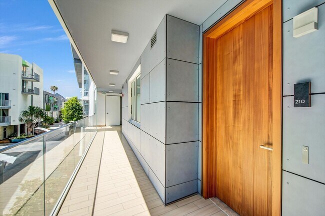 Foto del edificio - 1705 Ocean Ave
