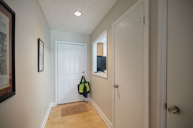 Foto del edificio - 290 Appleby Dr