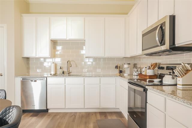 Building Photo - 2429 Carril Al Lago Dr